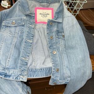 Abercrombie & Fitch Light Denim Jacket-Large